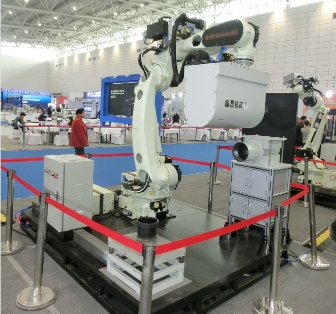 Coupling pre-tightening robot Coupling pre-tightening robot