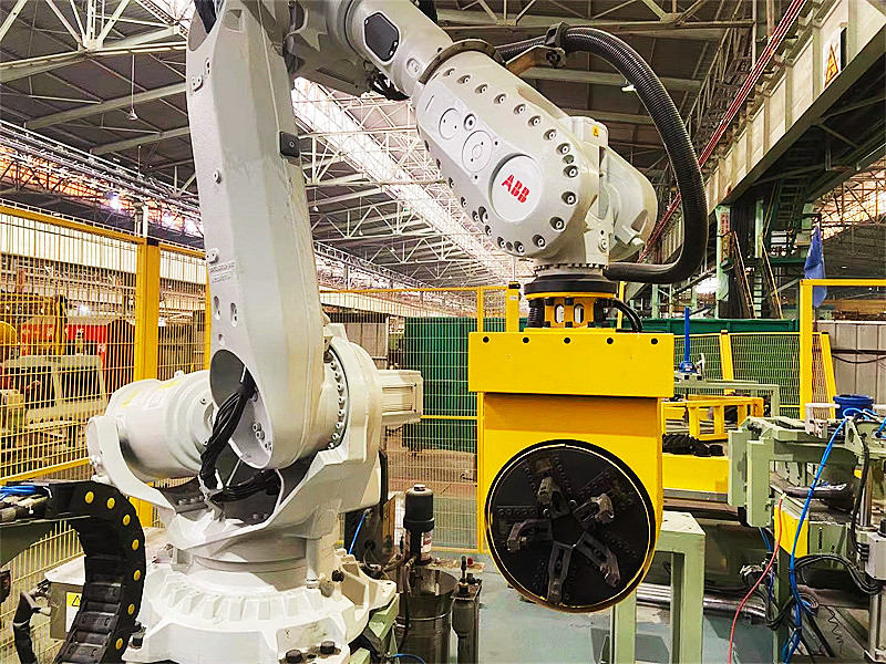 protective ring tightening robot.jpg  protective ring tightening robot.jpg