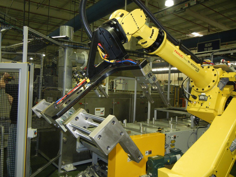 Углеродный блок, тыкающий в руку промышленного робота Carbon Block Poking Industrial Robot Arm