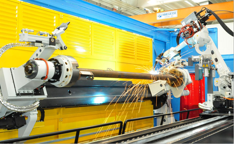 الروبوتات في مصنع الصلب Robots In Steel Factory