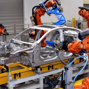 Роботы для производства автомобилей