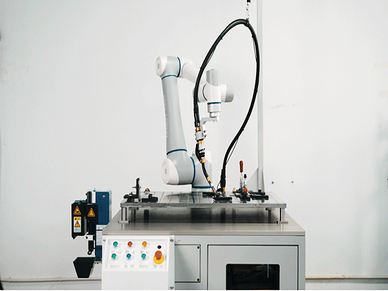 Cobot welding cell.jpg Cobot welding cell.jpg