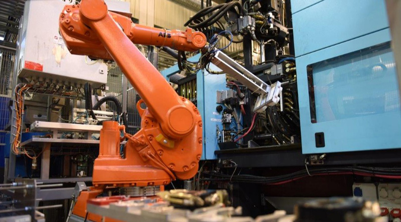 Robôs de Enxame de Alocação de Tarefas de Blocos de Carbono Carbon Block Task Allocation Swarm Robots